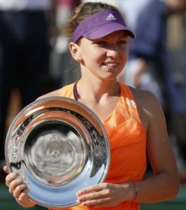 620532-simona-halep-trofeu1
