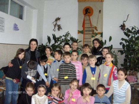 Mai și mici, mari amici