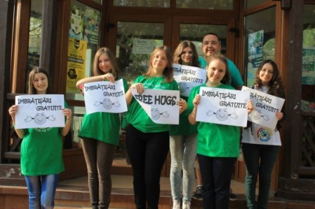 Îmbrățișări gratuite