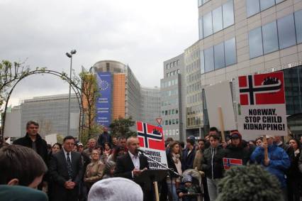 George Alexander discurs la Bruxelles