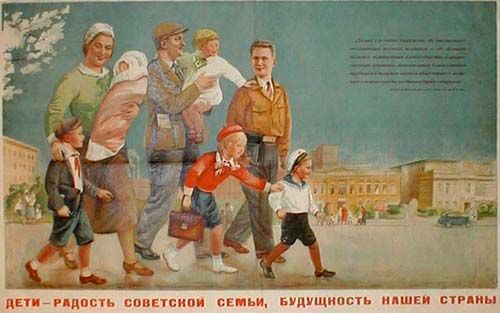 soviet-poster-family